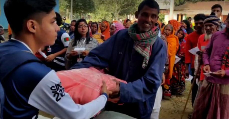 টাঙ্গাইলে &ldquo;মশাল আলোর&rdquo; উদ্যোগে কম্বল বিতর