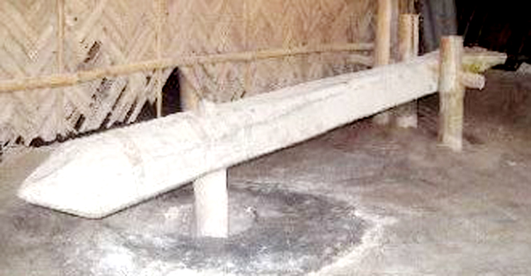 হারিয়ে যাচ্ছে কালের স্রোতে ঐতিহ্যবাহী গ্