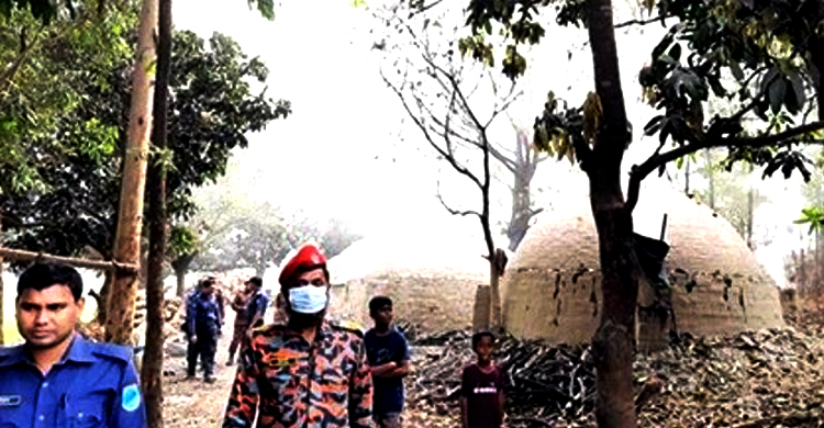  মির্জাপুরে ১৩ কয়লা চুল্লি ধ্বংস