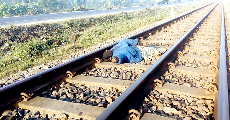 কালিহাতীতে ট্রেনে কাটা পড়ে অজ্ঞাত যুবক