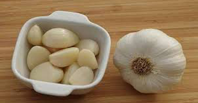 অতিরিক্ত রসুন খাওয়া থেকে বিরত থাকবেন কেন