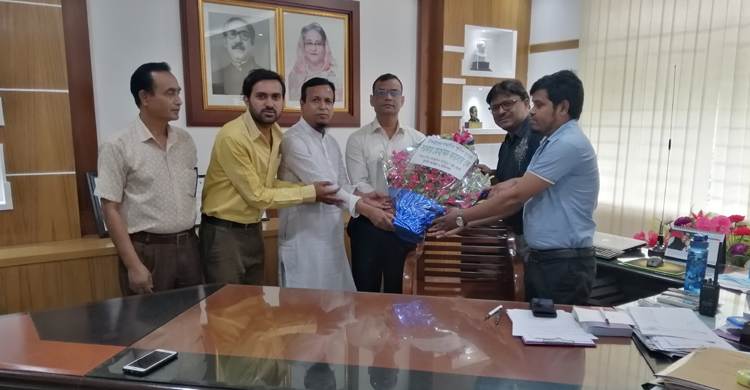 ময়মনসিংহ আঞ্চলিক সমিতির পক্ষ থেকে পুলিশ