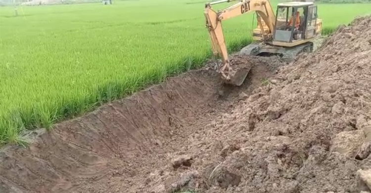 লটারীতে উইনার হয়েছে ভাতিজা, থোরধানসহ মাট