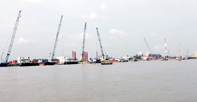 বঙ্গবন্ধু রেল সেতু দ্রুত নির্মাণে রাতদিন