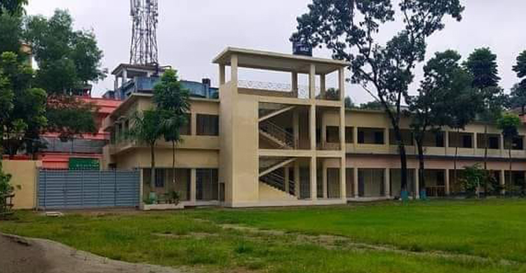 টাঙ্গাইলে শিক্ষা কর্মকর্তার মেয়ের উত্তীর