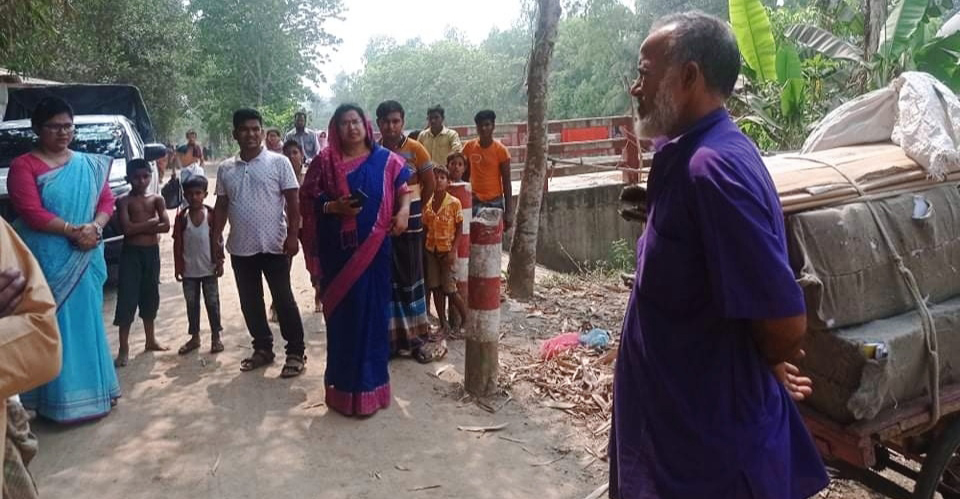 গোপালপুরে বিক্রি হওয়া সরকারি বই জব্দ