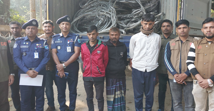 টাঙ্গাইলে ভারতীয় কোম্পানীর ওয়ার হাউসে ডা