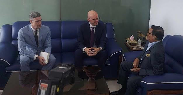 নির্বাচনে ইইউ পর্যবেক্ষকদের স্বাগত জানান