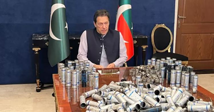 ইমরান খানকে গ্রেফতারের অভিযান স্থগিত