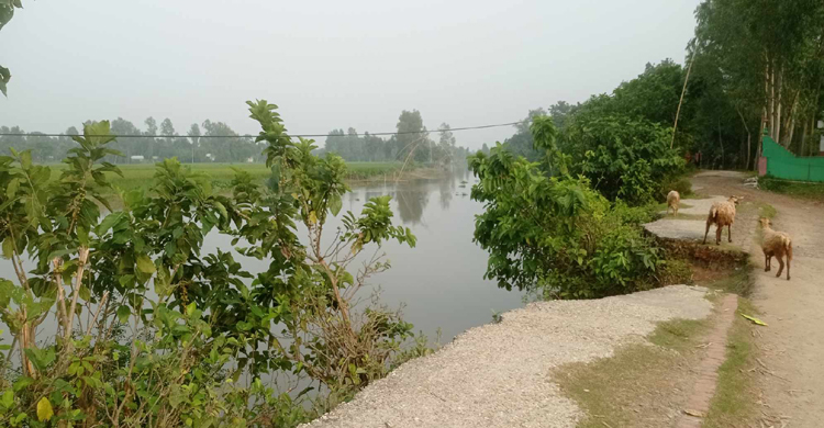 ঝিনাই নদীতে বিলীন পাকা রাস্তা, দীর্ঘদিনে