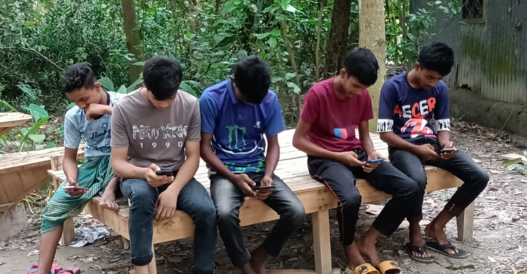 টাঙ্গাইলে সংকুচিত হয়ে আসছে খেলার মাঠ, শ