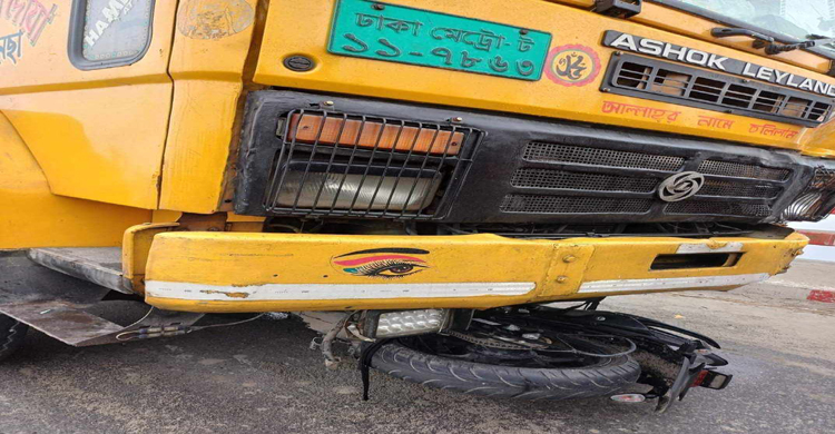 টাঙ্গাইলে ট্রাক মোটরসাইকেল সংঘর্ষে দুই ক