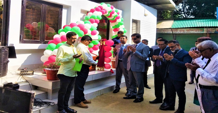 টাঙ্গাইলের আদালত চত্বরে বিচার প্রার্থীদের বিশ্রামা