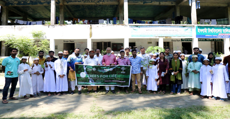 টাঙ্গাইলে রোটারি ক্লাবের উদ্যোগে ফলের চা