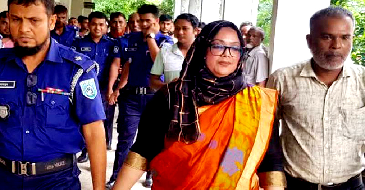 সাংবাদিককে নির্যাতনের ঘটনায় সাবেক ডিসি জ