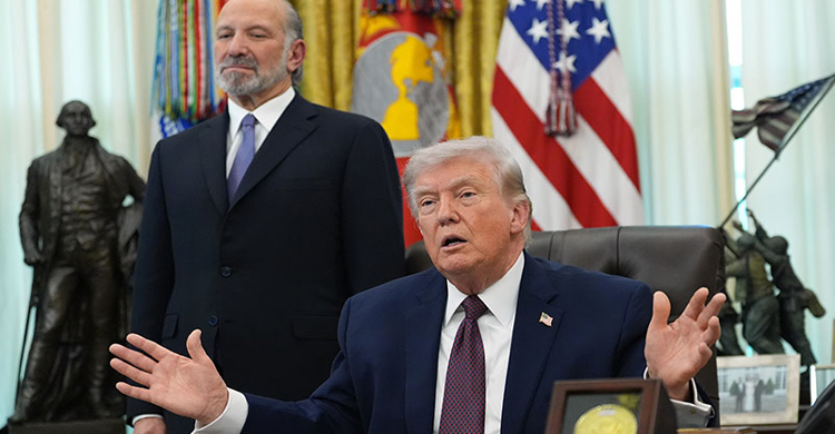 ইরান যুদ্ধ থেকে পিছু হটার ইঙ্গিত ট্রাম্প