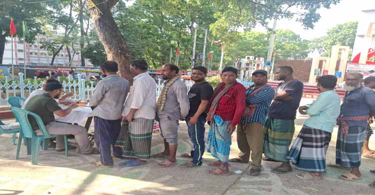 টাঙ্গাইলে ৫ টাকায় নিম্ন আয়ের মানুষের মধ্