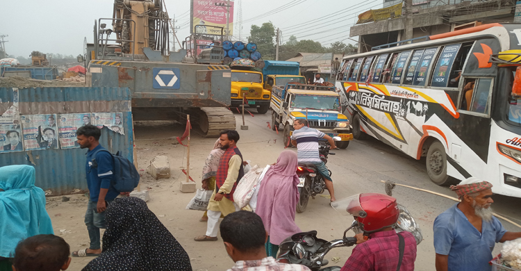 যমুনা সেতু-ঢাকা মহাসড়কে ৬ কারণে ৪ স্পটে